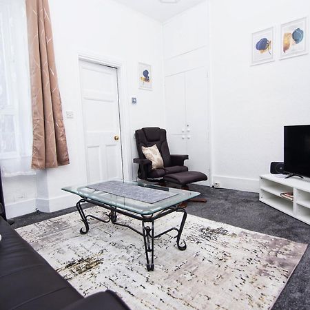 The Summit West End- Elegant Apartment With Free Parking In Prime Location アバディーン エクステリア 写真