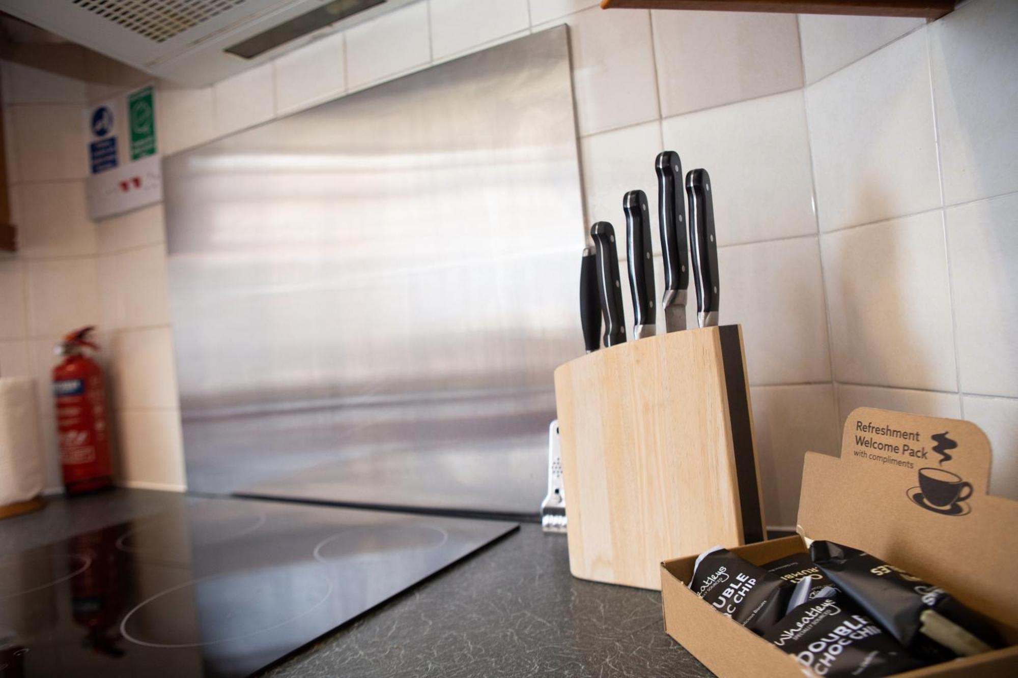 The Summit West End- Elegant Apartment With Free Parking In Prime Location アバディーン エクステリア 写真