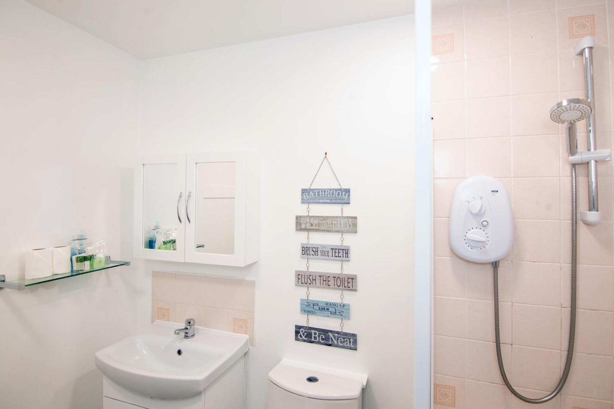 The Summit West End- Elegant Apartment With Free Parking In Prime Location アバディーン エクステリア 写真